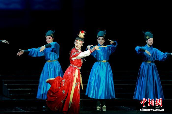 述评：演员陈丽君晋升副主任 戏剧青年人才如何蓄力成长？