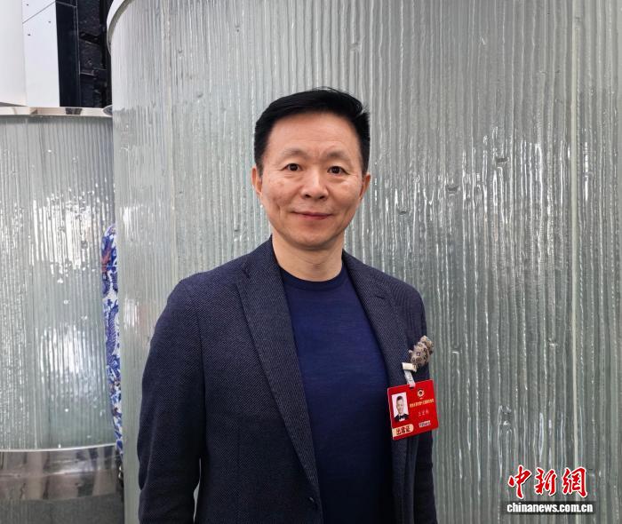 王宏伟、关牧村天津两会共议：引艺术活水润城市客厅 以精耕细作