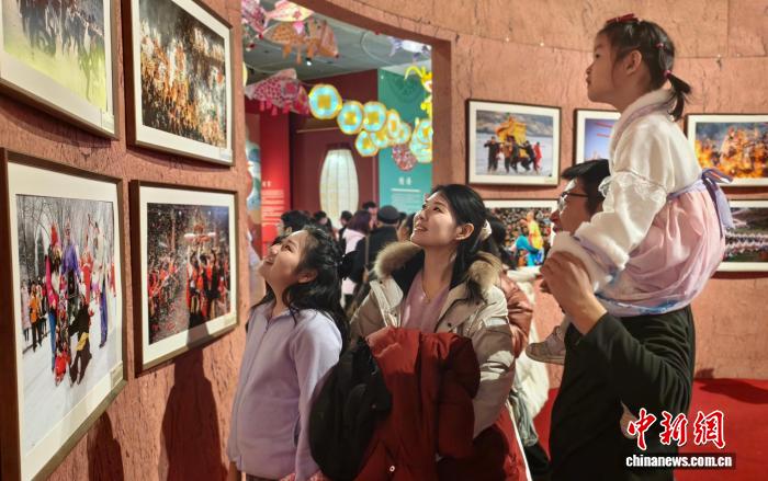 “过年——春节主题摄影展”彰显中华年韵