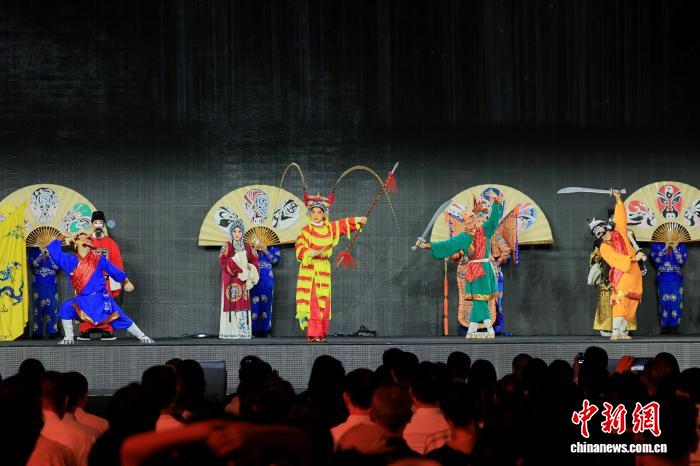 第四届重庆都市艺术节启幕  邀公众共赴艺术之约