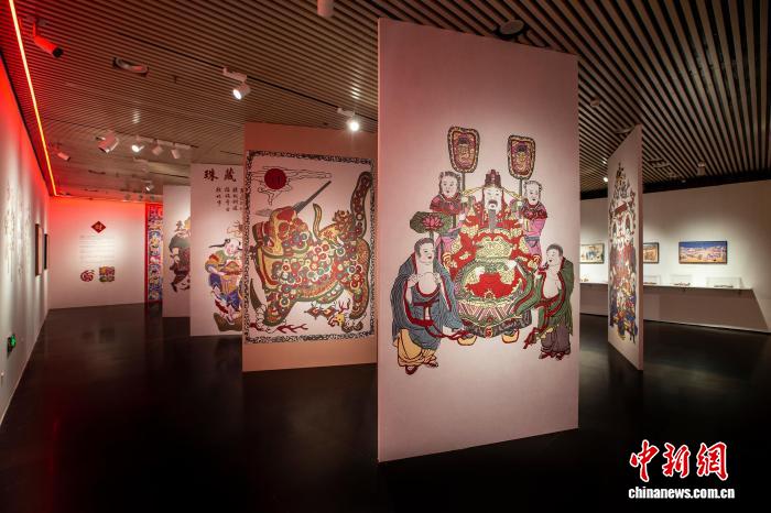 “春满乾坤福满门：年时里的礼仪芳华” 清华艺博举办新年专题展