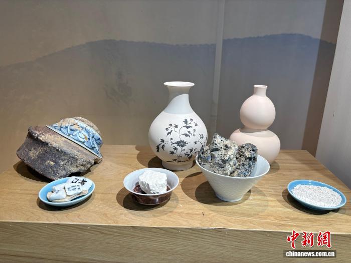 （寻味中华｜艺林）七十二道传古法 一色青花续新韵