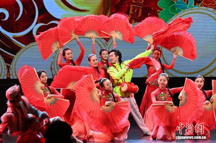 中国煤矿文工团大型舞蹈在福建漳