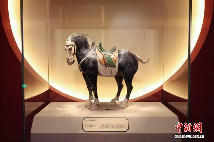 120余匹“马”“跃”进国博马年新春文化展