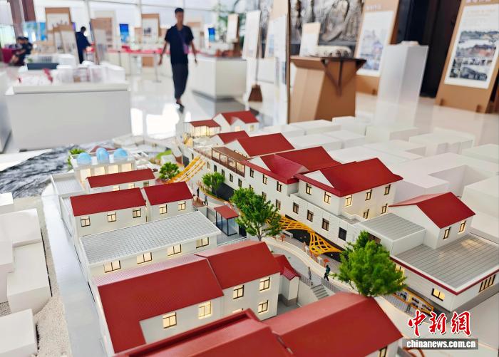 第十二届“紫金奖”文化创意设计大赛优秀作品展在南京启幕