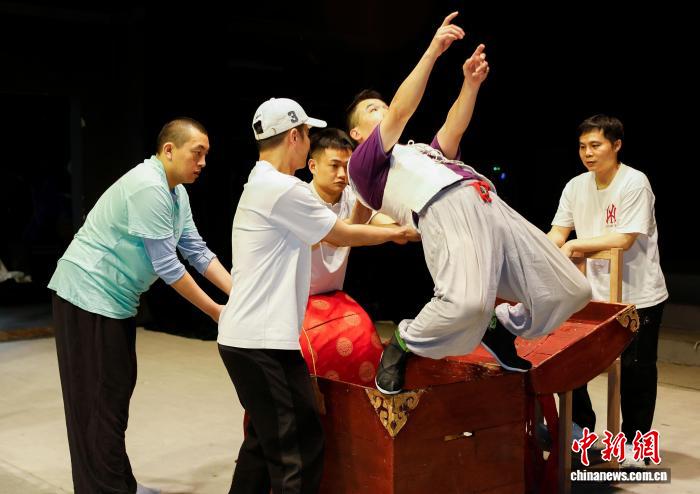 北京京剧院赴广西“学艺” 南北院团共续梨园薪火