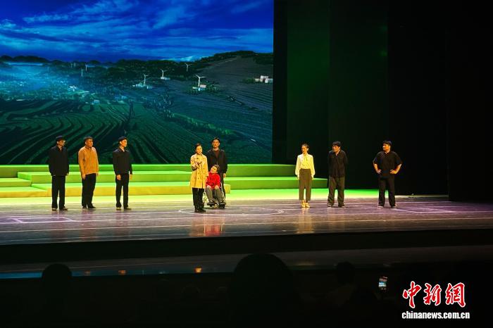 《情系贺兰》惠民专场银川开演 再现闽宁协作三十年奋斗征程