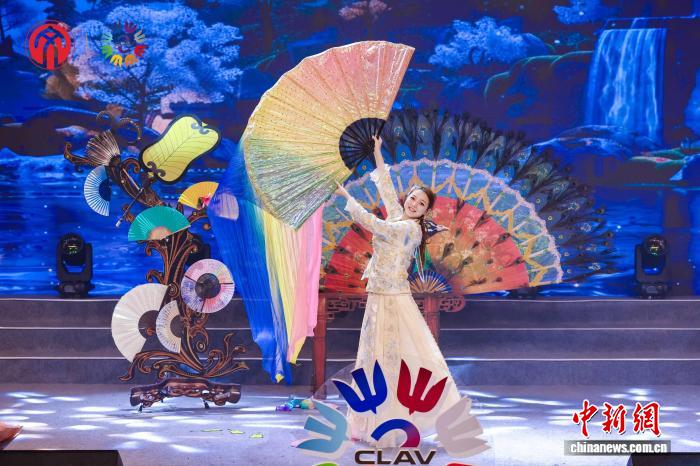 “与人民同行”文艺志愿服务走进