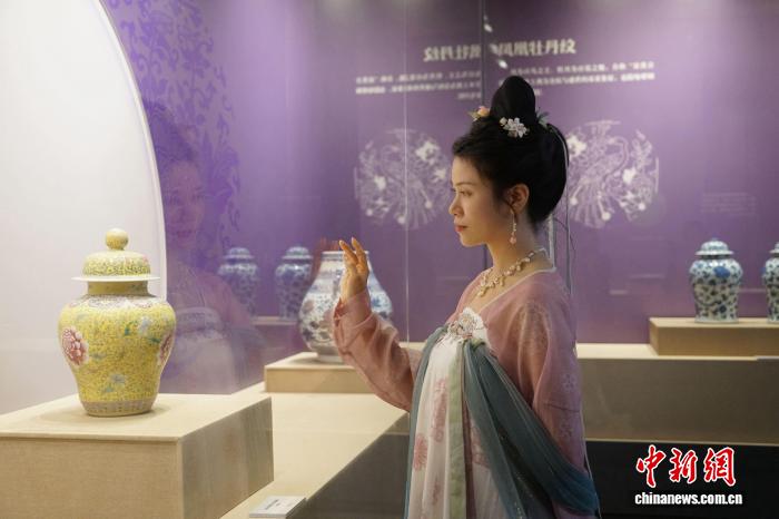 桂林博物馆馆藏牡丹纹饰精品文物展开展