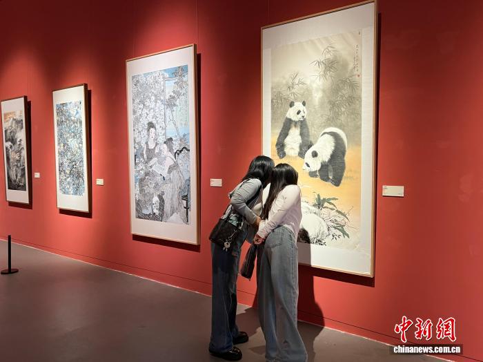 两大美术精品展同步亮相重庆美术馆