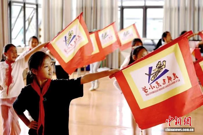 昆明飞虎小学：童声传颂飞虎精神