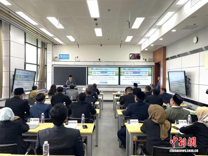 聚焦人工智能应用 印尼教育界人