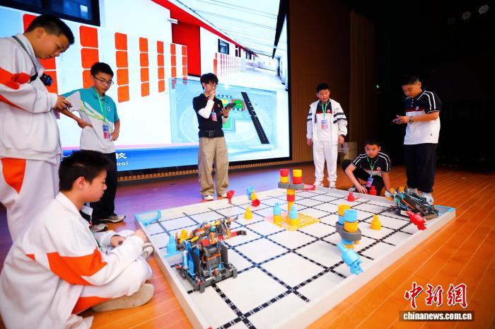 陕西西安：3000名科创少年同台竞技
