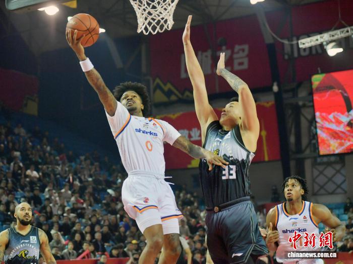 CBA常规赛第33轮：上海大胜吉林豪取14连胜