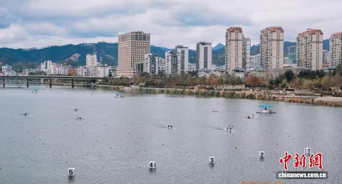 2026全国青少年皮划艇U系列联赛（将乐站）开赛 235名运