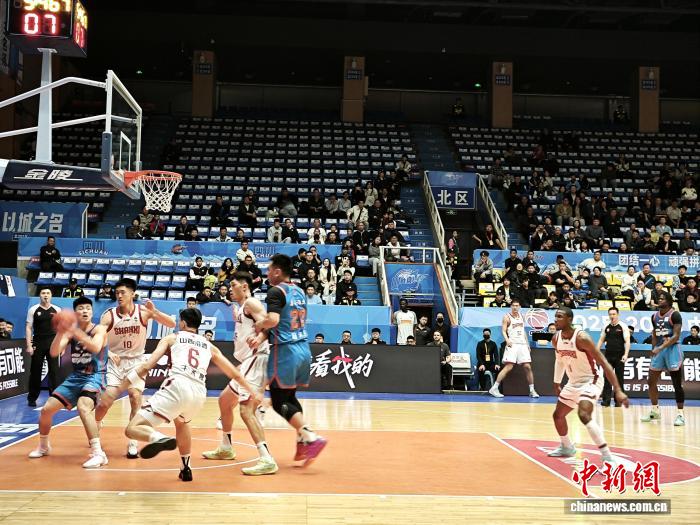 四川男篮81比103不敌山西男篮