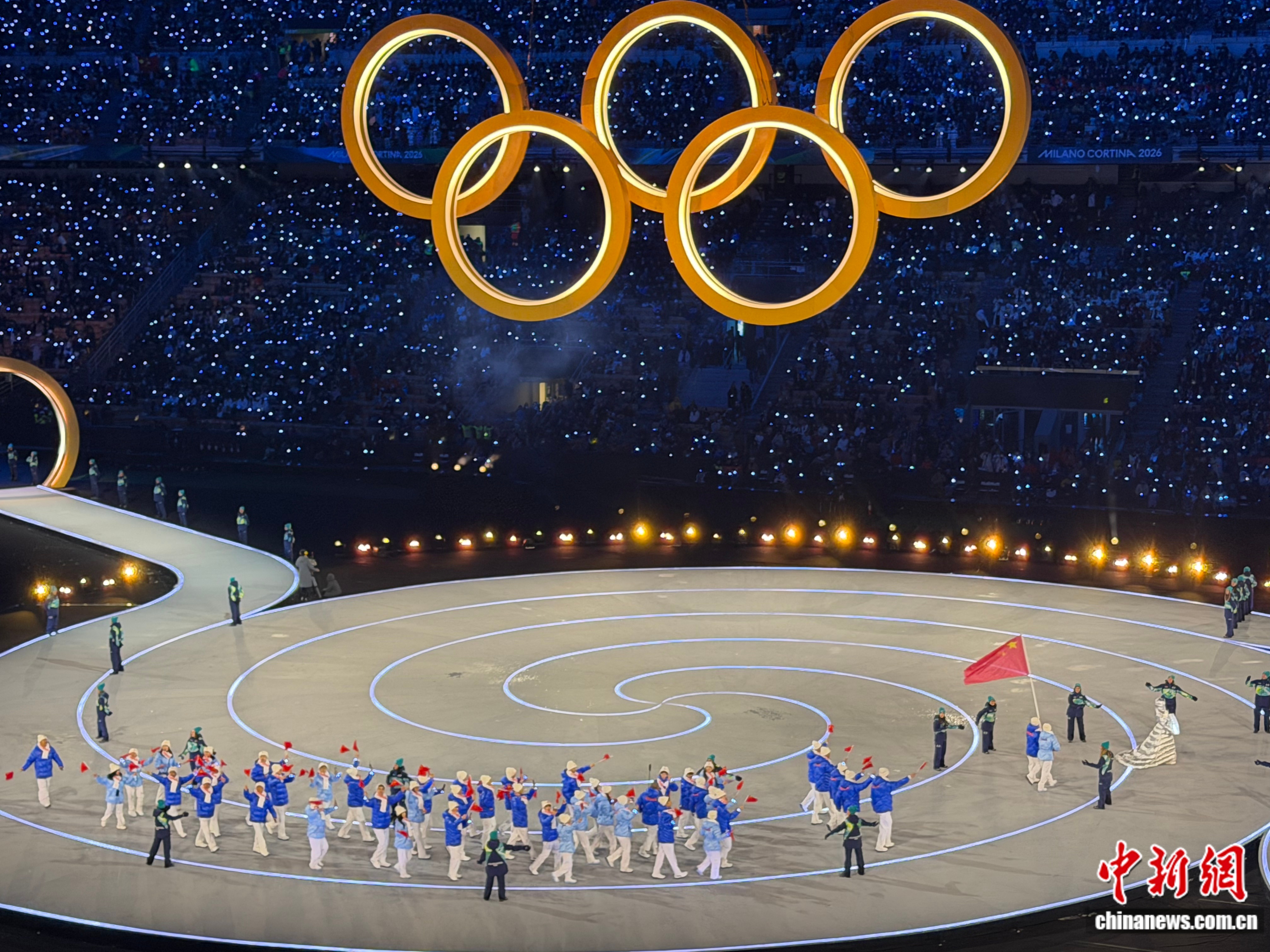 中国代表团入场