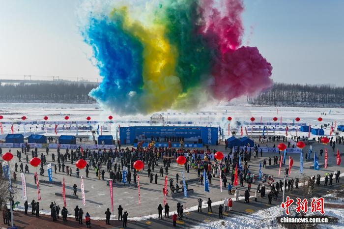 国际青少年U系列越野滑雪挑战赛铁力开赛 林海雪原燃起“速度与