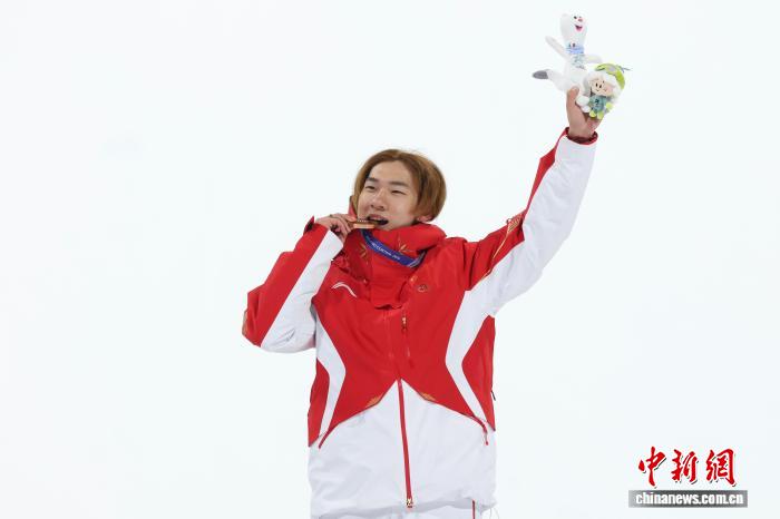 （米兰冬奥会）苏翊鸣收获单板滑