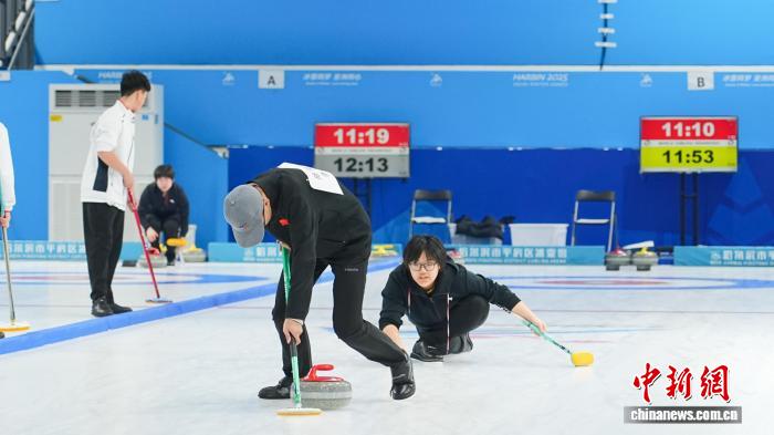 一场冰壶赛引来八方客：哈尔滨探索“文体旅融合” 释放冰雪活力
