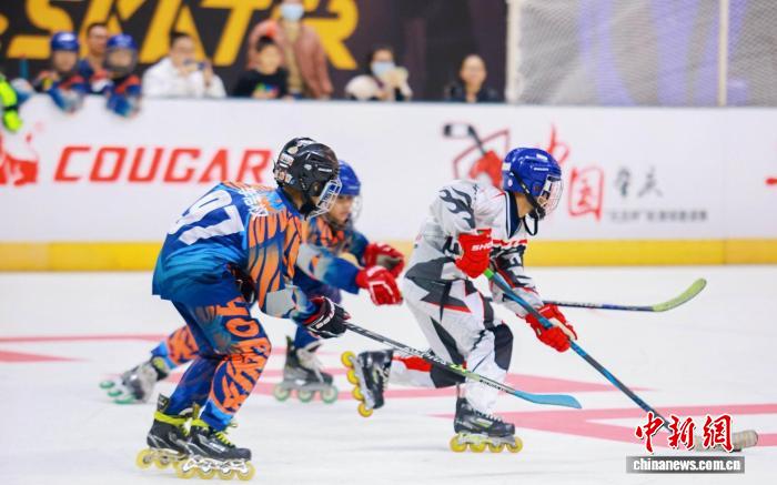 全国近300名运动员参加中国肇庆“元旦杯”轮滑球邀请赛