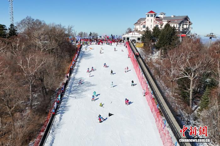 哈尔滨市政协委员建言多维度推进冰雪运动提质升级