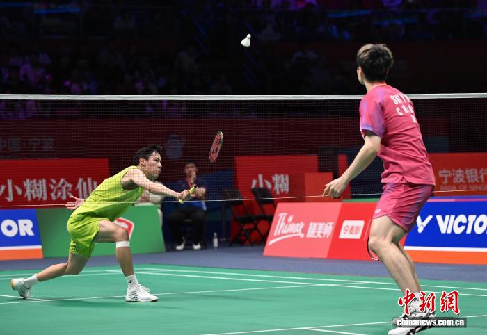 羽毛球亚锦赛：梁王组合逆转晋级 凡殊组合