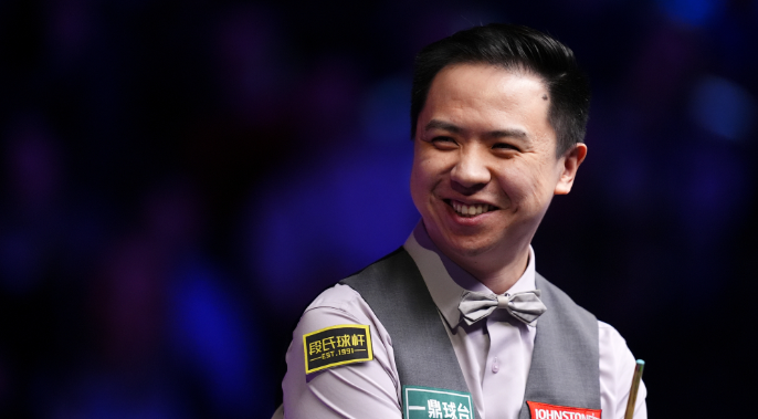 斯诺克大师赛：中国选手吴宜泽、肖国栋晋级八强