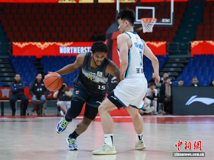 CBA常规赛：青岛队外线火力全开 吉林主场告负