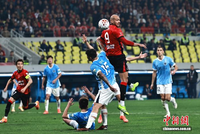 中超首轮：蓉城大胜深圳领跑积分榜 卫冕冠军海港不敌河南