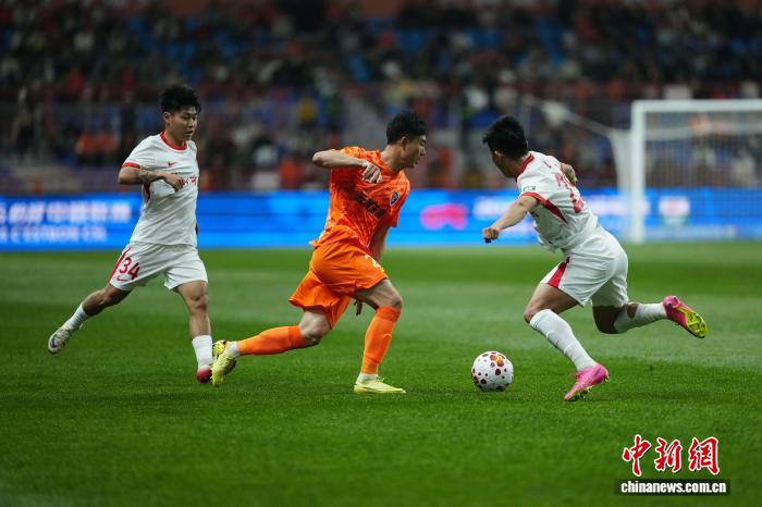 2026赛季中超联赛首轮：云南玉昆主场3比1力克青岛海牛