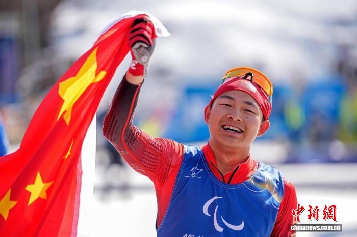 蔡佳云、王蒙担任米兰冬残奥会闭幕式中国体育代表团旗手