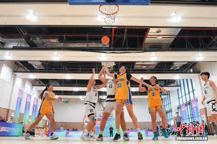 中美青少年以球会友：“我们对篮球的热爱是相通的”