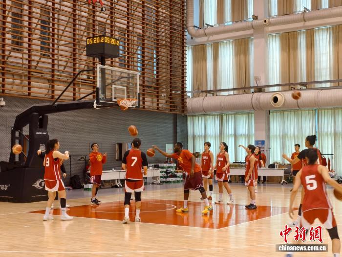 中国女篮在京举行公开课 将赴澳