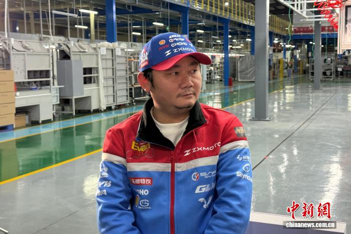 张雪的“飞驰人生”：昔日追梦摩托郎，今朝功成飞驰路