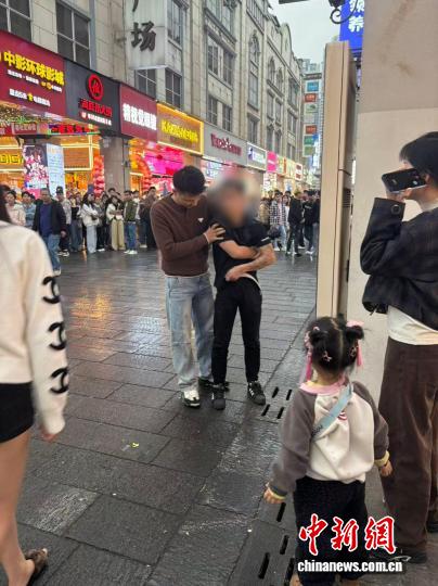 一名铁路警察的便装时刻：面对危险数度挺身而出