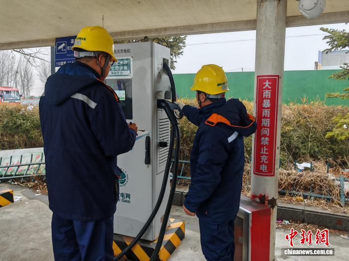 （新春走基层）辽宁丹东：精准守护景区光明 护航新春文旅盛宴