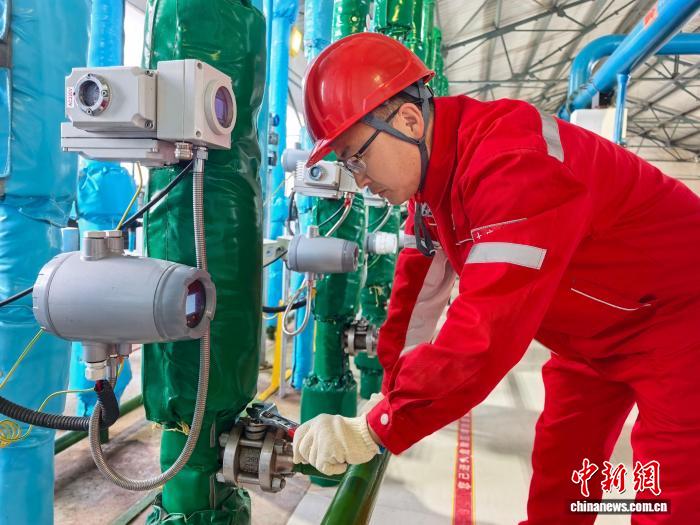 一双“顺风耳”辨设备隐患 大庆石油人筑牢安全生产防线
