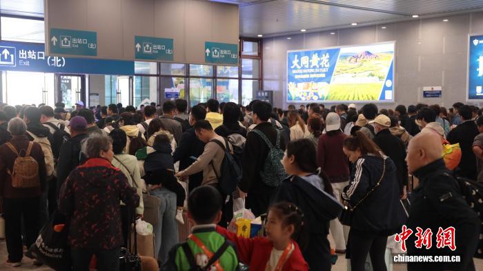 国铁太原局单日发送44.54万人次 刷新客流历史纪录