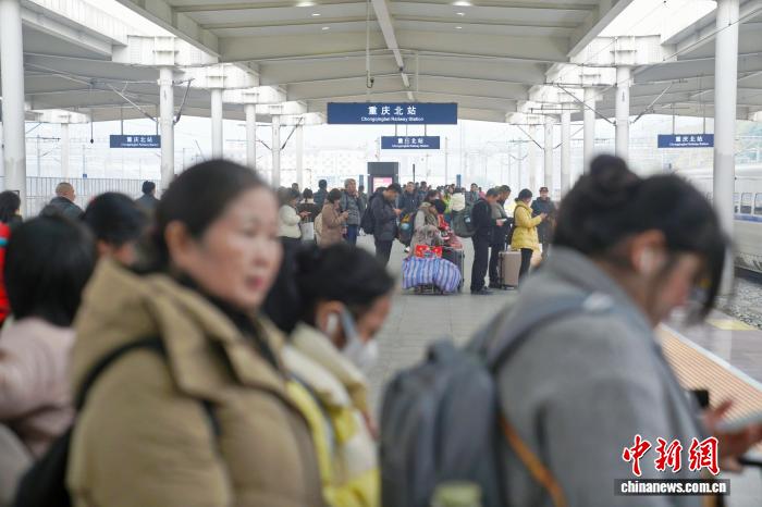 服务元旦假期  重庆火车站预计发送旅客120万人次