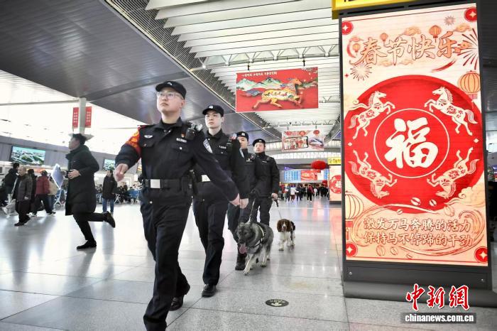 北京铁警多措并举护航旅客返乡
