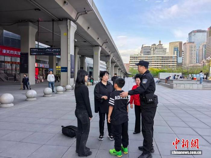 沈阳巡特警提升应急处置能力 用心用情为民众办实事、解难题