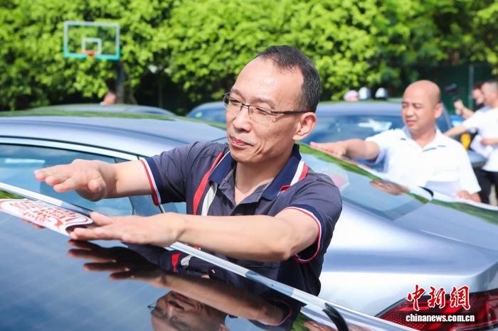 福建各地各部门“花式”护航学子