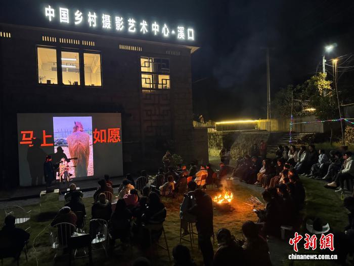 （乡村行·看振兴）浙江龙游：乡村跨年夜成年轻人“新宠”