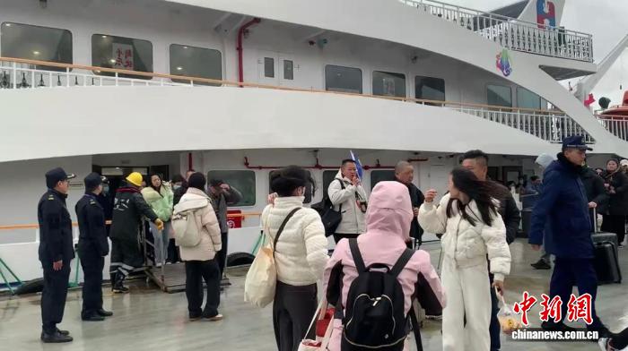 元旦假期浙江水路预计发客42.5万 首日39条航线停航