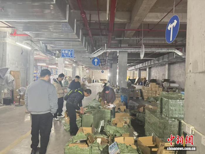 广州警方今年共侦破环食药和知识产权类刑事案件1800余宗