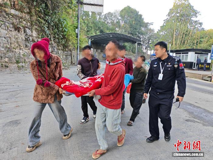 西双版纳边检站1月8次开通绿色通道 保障生命救援与跨境贸易