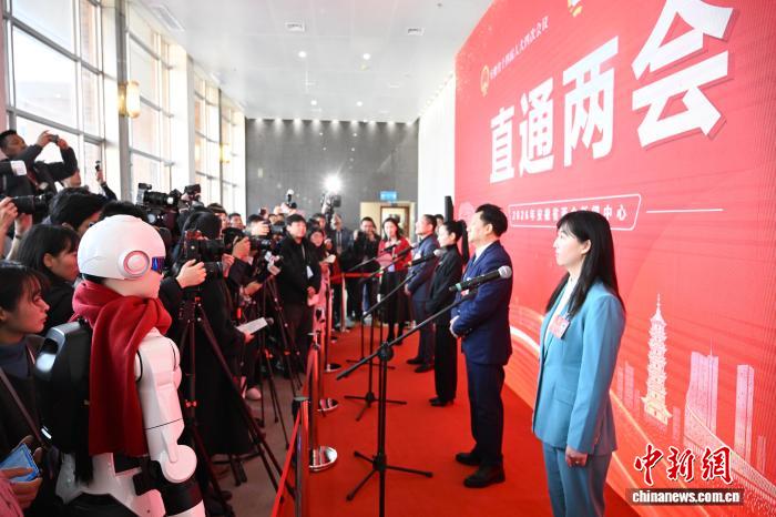 2026年安徽省两会首场“直通两会”聚焦这四件事