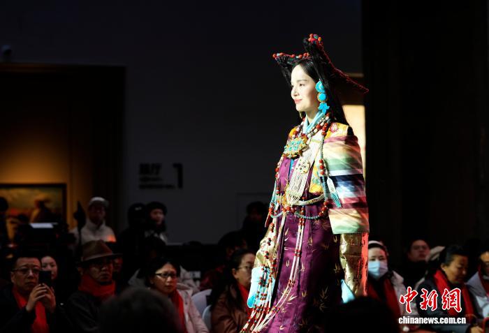 西藏拉萨举办“新岁风华，衣彩拉萨”活动 服饰为媒讲述拉萨故事
