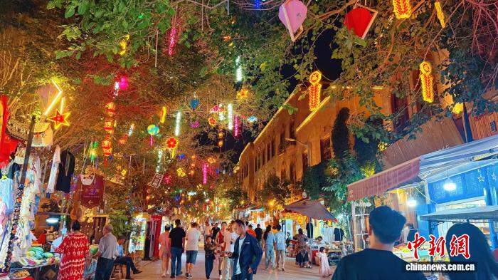 喀什古城景区：从游客到创客，温暖故事满街巷